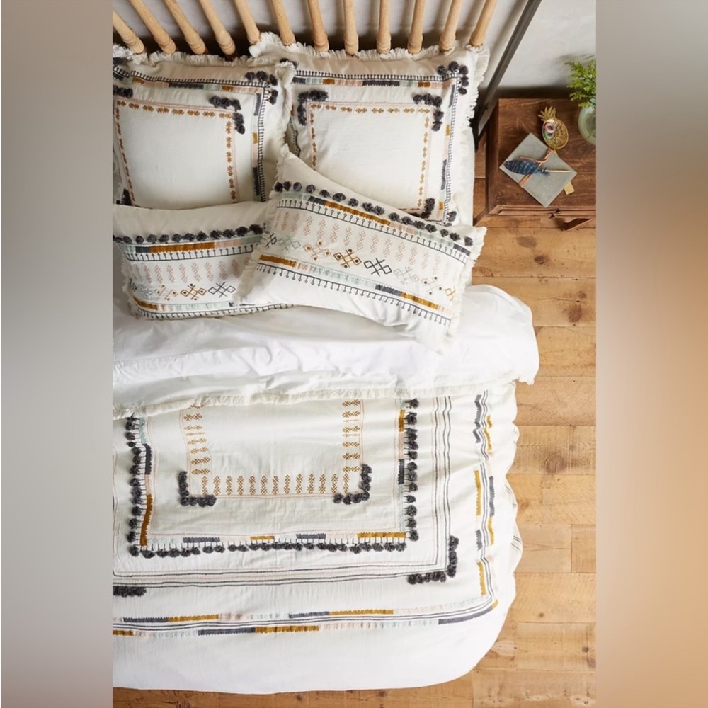 Anthropologie White and Black Duvet Cover - no pillowcases